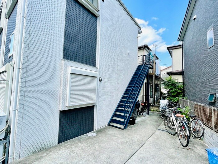 物件外観写真3　(エントランス部分)