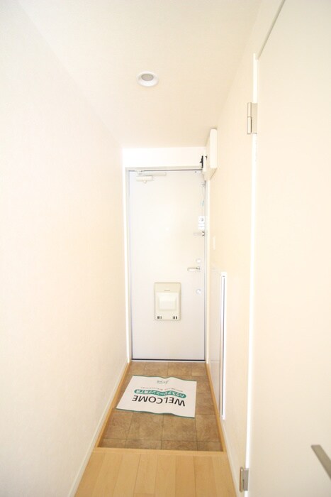 物件内観写真18　(玄関)