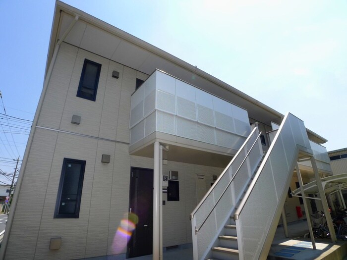 物件外観写真2　(エントランス部分)