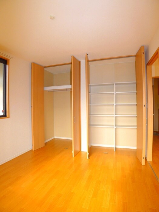 物件内観写真11　(収納)