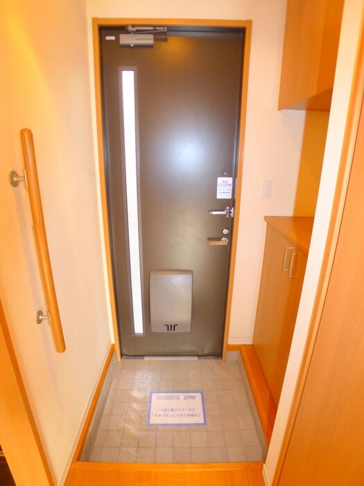 物件内観写真15　(玄関)