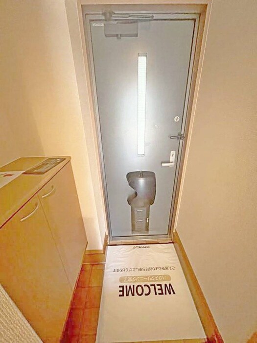 物件内観写真18　(玄関)
