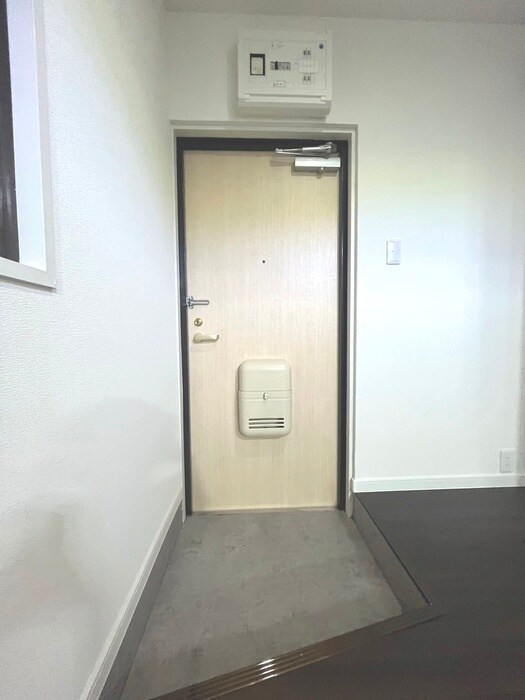 物件内観写真14　(玄関)