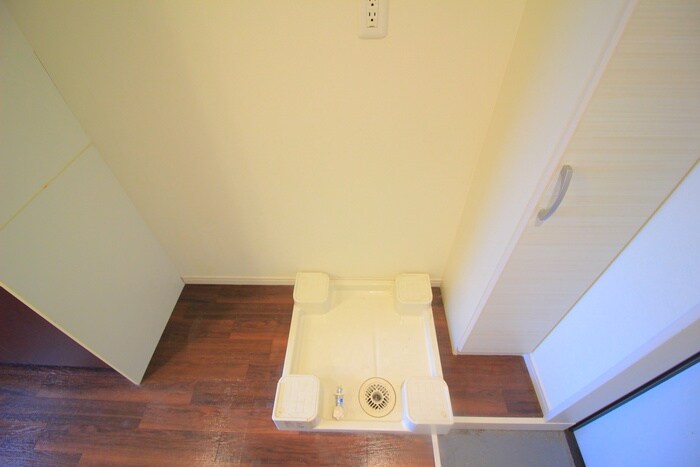 物件内観写真13　(洗濯機置場)