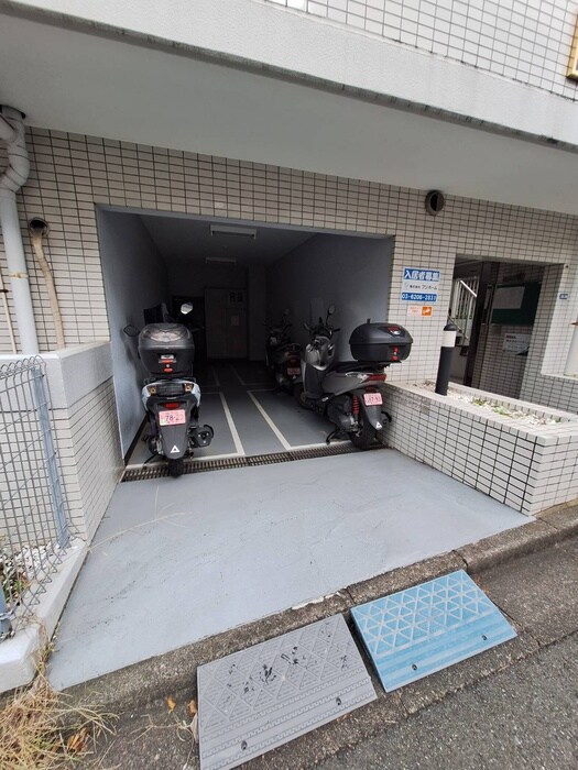 物件外観写真6　(駐輪場)