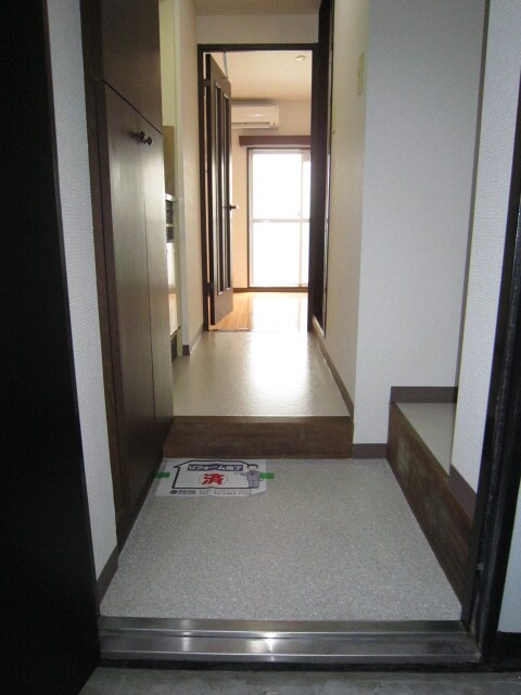 物件内観写真15　(玄関)
