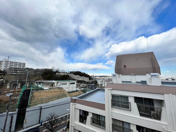 物件内観写真22　(室内からの展望)