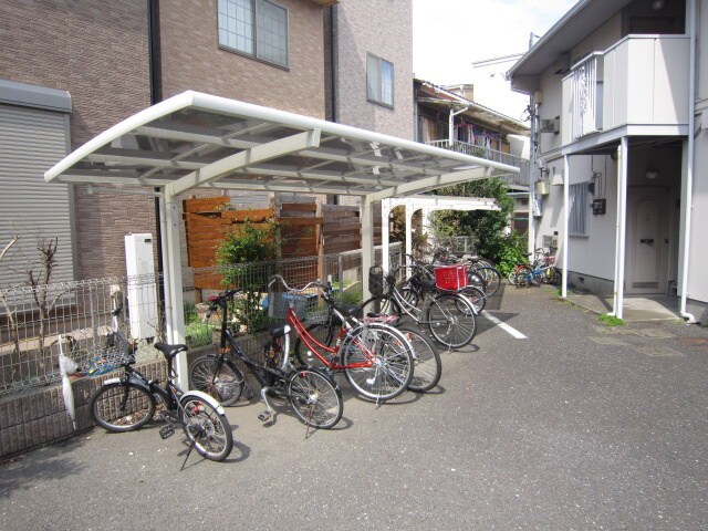 物件外観写真3　(駐輪場)