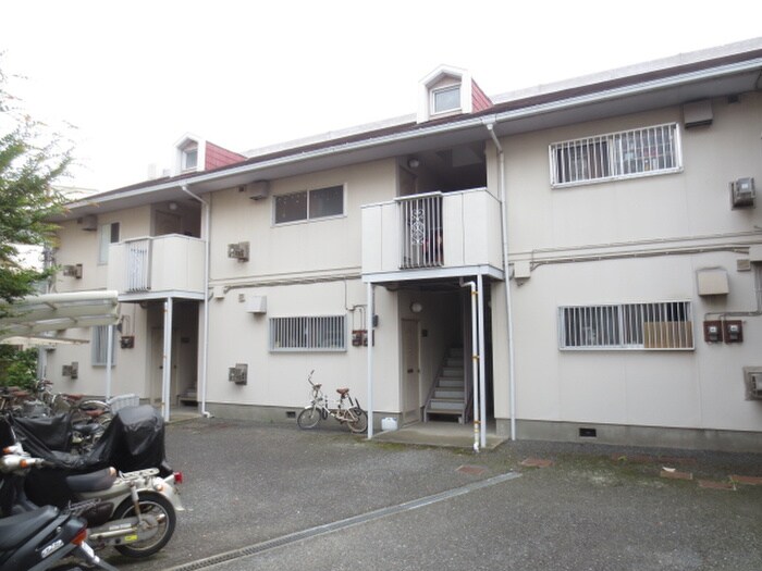 物件外観写真6　(エントランス部分)