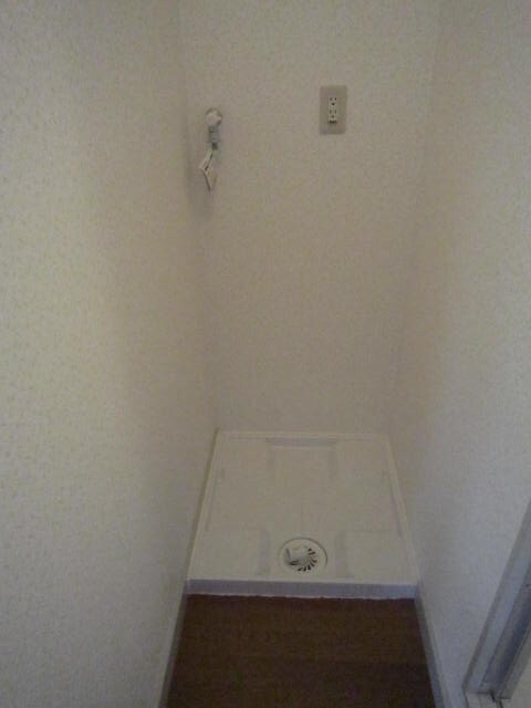 物件内観写真11　(洗濯機置場)