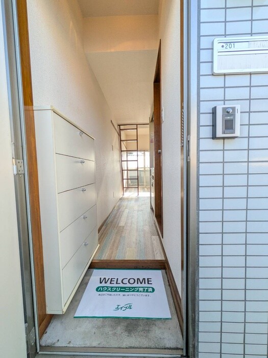 物件内観写真16　(玄関)