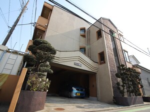 ファミーユ植木外観写真