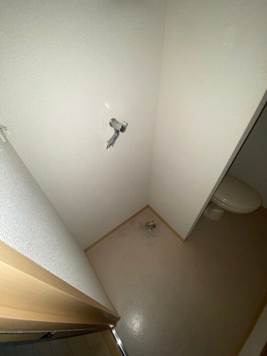 物件内観写真14　(洗濯機置場)