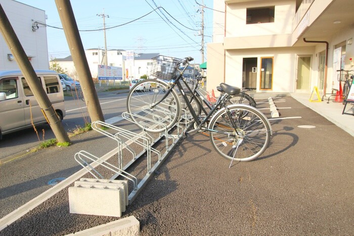 物件外観写真6　(駐輪場)