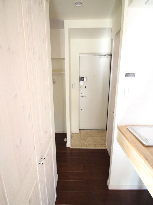 物件内観写真16　(廊下)