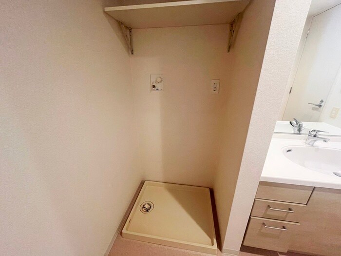 物件内観写真12　(洗濯機置場)