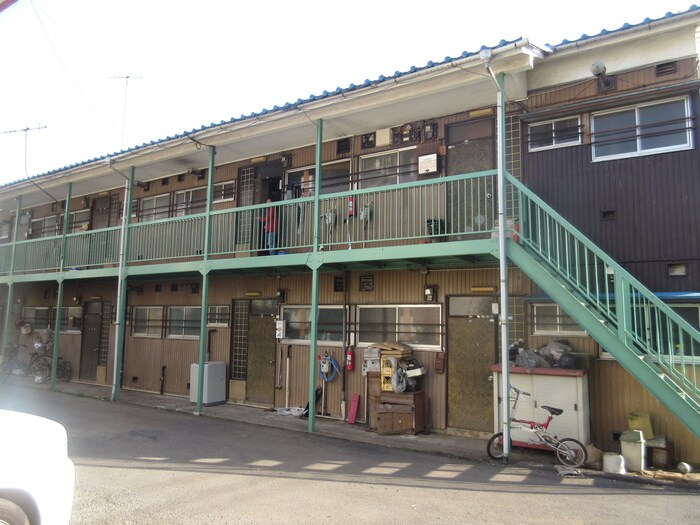 物件外観写真4　(エントランス部分)