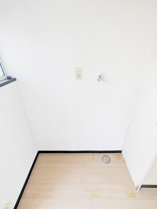 物件内観写真17　(洗濯機置場)