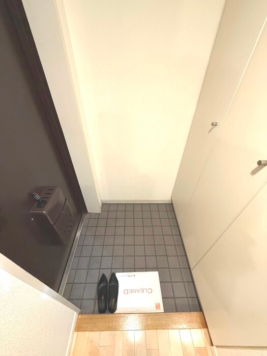 物件内観写真18　(玄関)