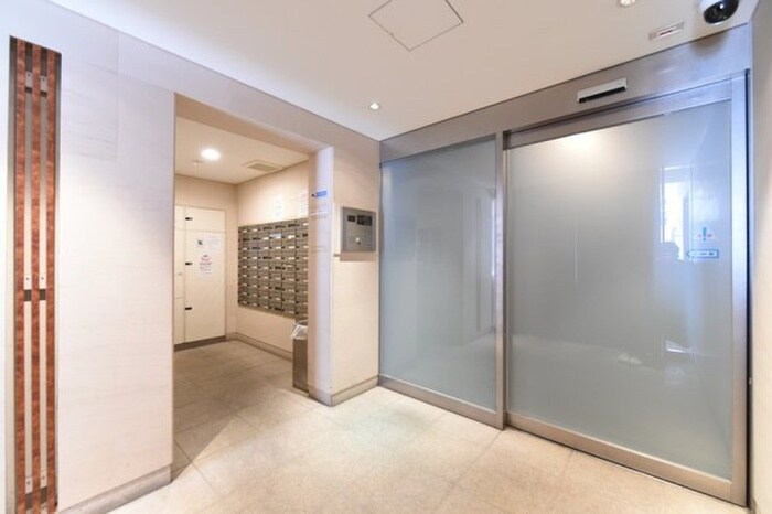 物件外観写真4　(エントランス部分)