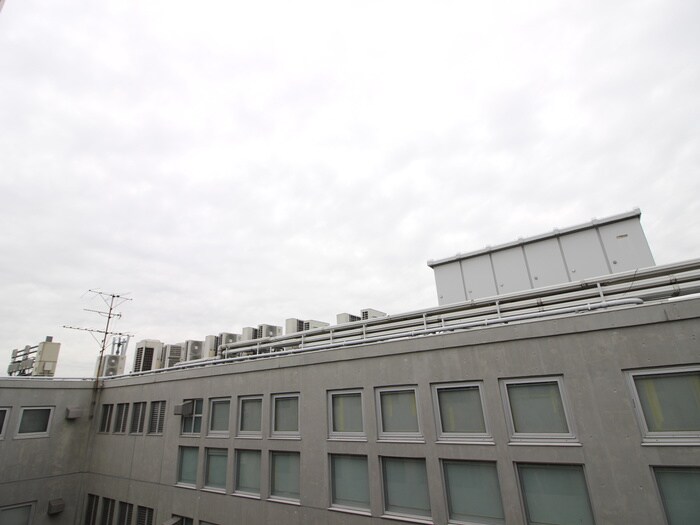 物件内観写真17　(室内からの展望)