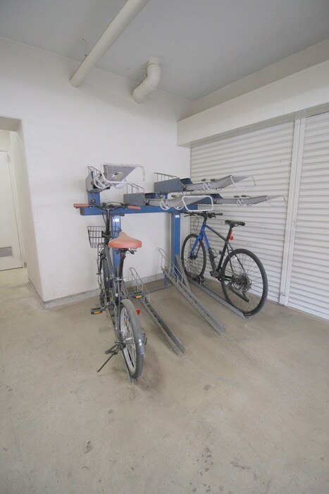 物件外観写真5　(駐輪場)