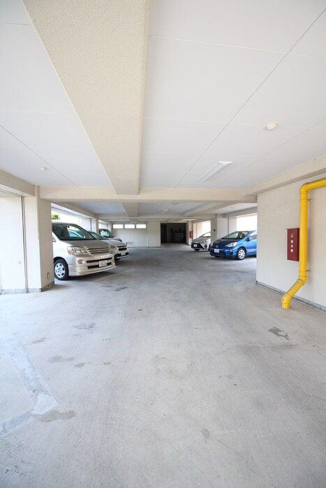 物件外観写真6　(駐車場)