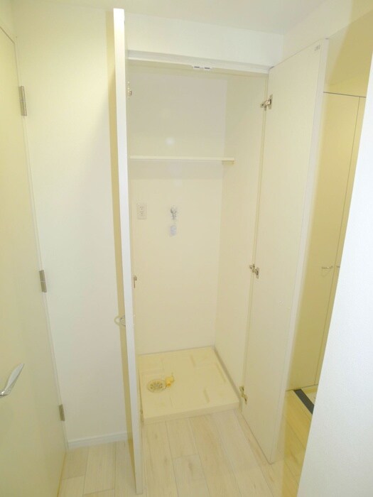 物件内観写真17　(洗濯機置場)