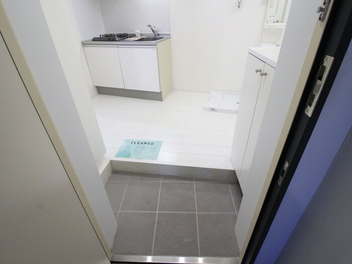 物件内観写真7　(玄関)