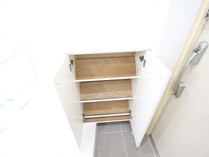 物件内観写真8　(靴箱)