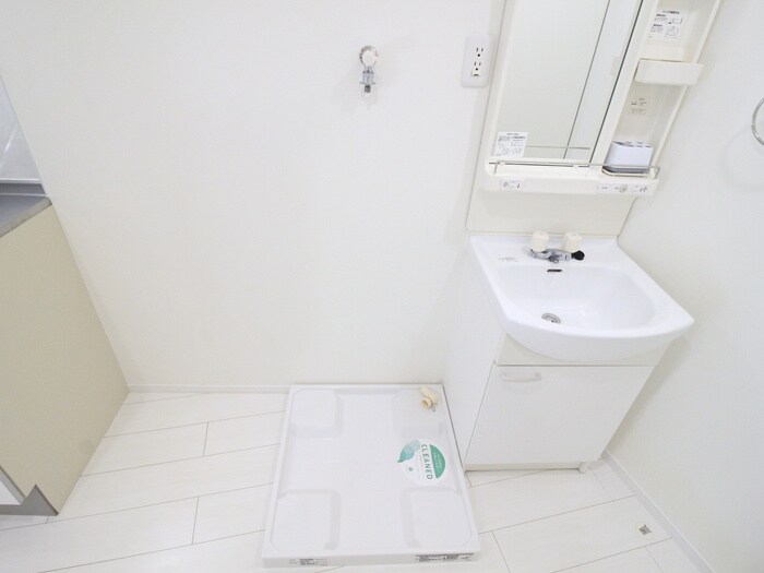 物件内観写真18　(洗濯機置場)