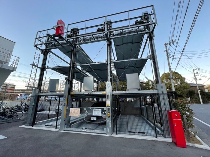 物件外観写真2　(駐車場)