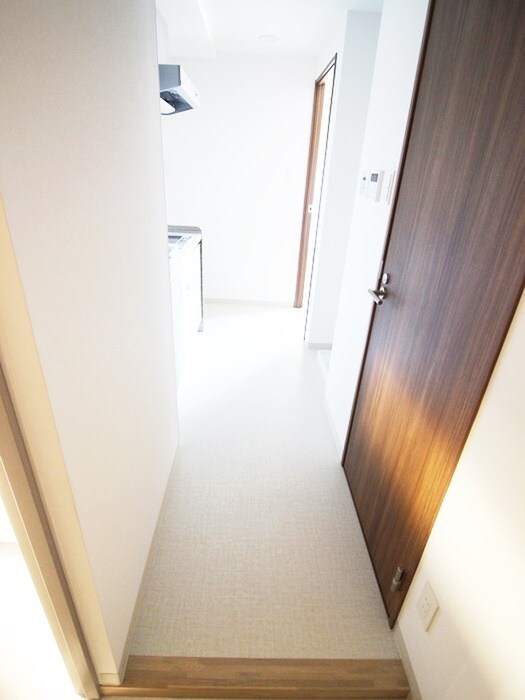 物件内観写真13　(玄関)