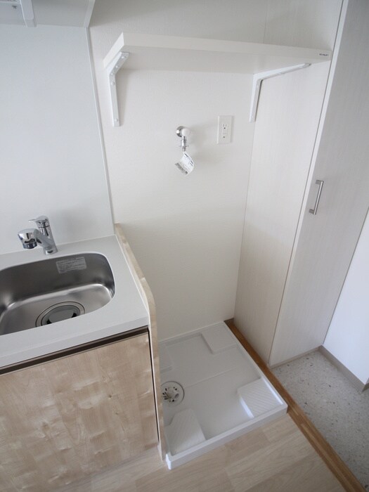 物件内観写真14　(洗濯機置場)