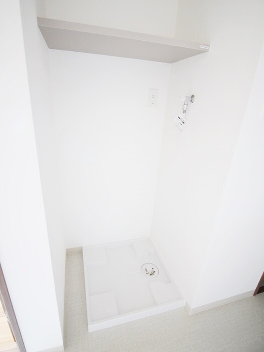 物件内観写真17　(洗濯機置場)