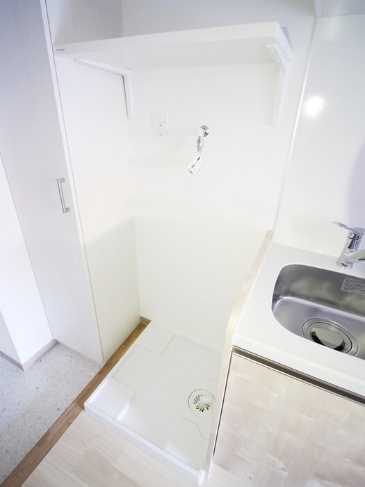 物件内観写真17　(洗濯機置場)