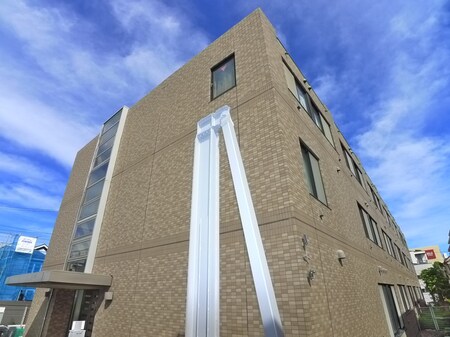 ドミトリ市川外観写真