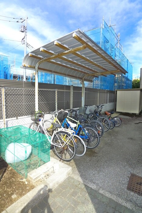 物件外観写真3　(駐輪場)