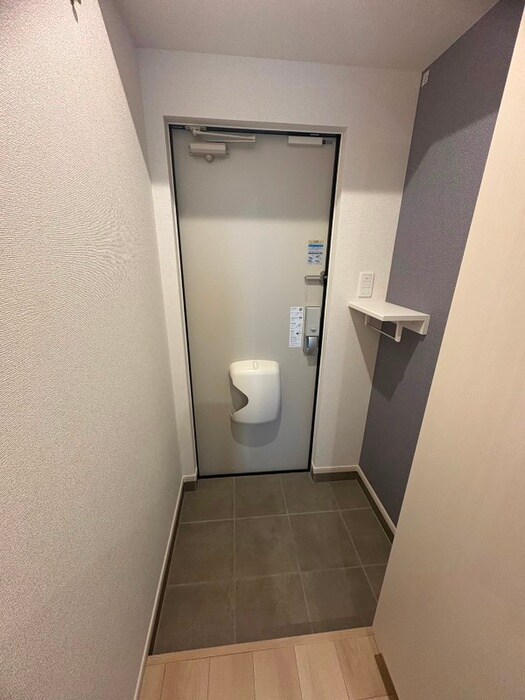 物件内観写真18　(玄関)