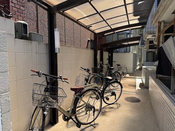 物件外観写真6　(駐輪場)