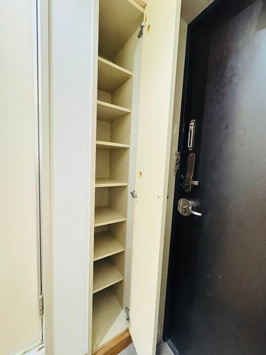 物件内観写真13　(靴箱)