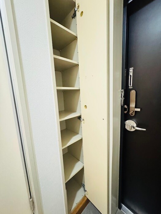 物件内観写真13　(靴箱)