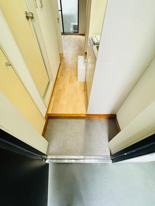 物件内観写真14　(玄関)