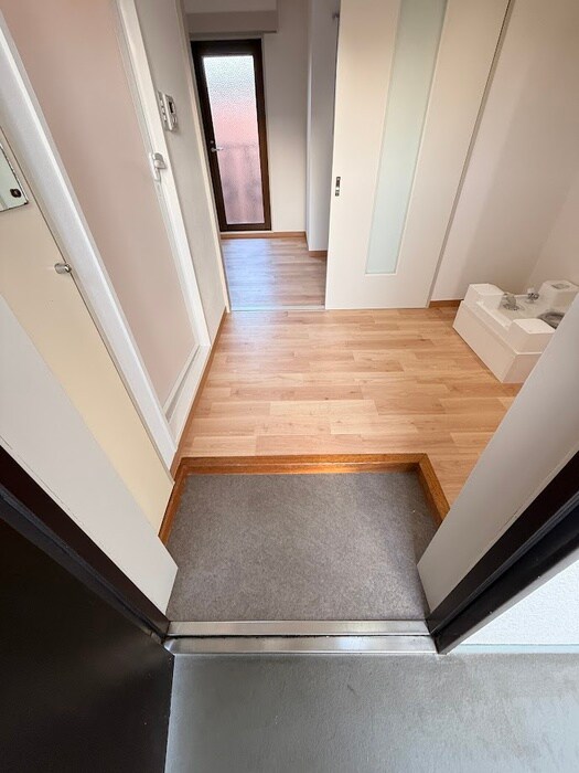 物件内観写真17　(玄関)