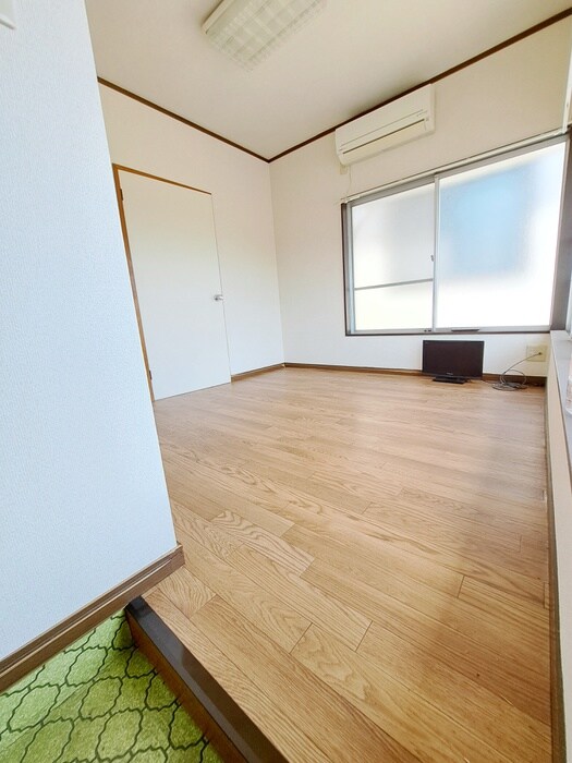 物件内観写真6　(玄関)