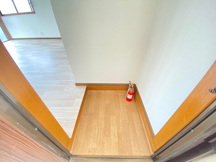 物件内観写真8　(玄関)