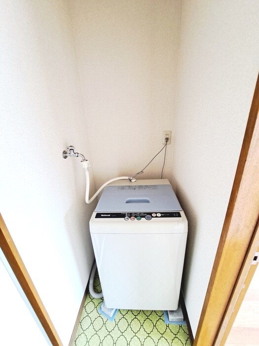 物件内観写真10　(洗濯機置場)