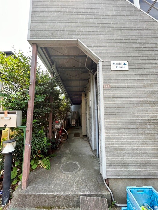 物件外観写真3　(エントランス部分)