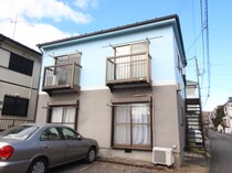 Augustの外観写真