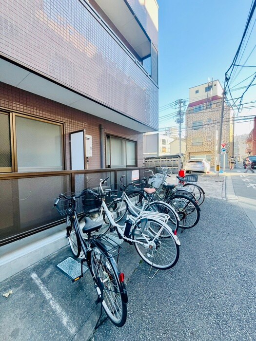 物件外観写真5　(駐輪場)